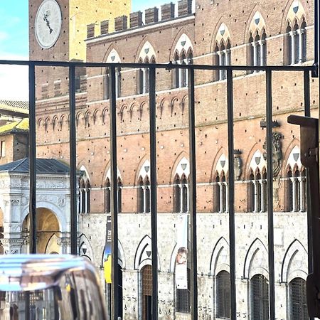 The Balcony Suite - Affaccio Su Piazza Del Campo Siena Exterior photo