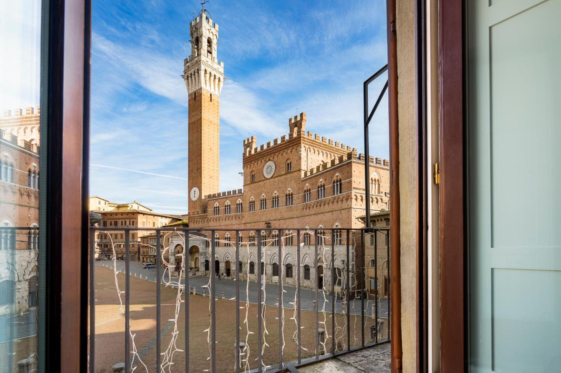 The Balcony Suite - Affaccio Su Piazza Del Campo Siena Exterior photo