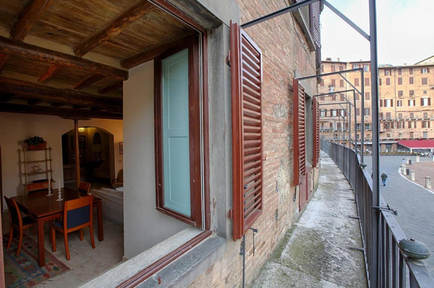 The Balcony Suite - Affaccio Su Piazza Del Campo Siena Exterior photo